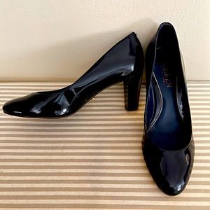 Navy patent pumps